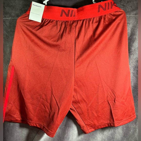 ❤️‍🔥 BNWT🔥 Nike shorts size mens small - Picture 2 of 3